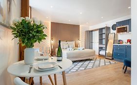 Nice Renting - Love Room Massena - Luxe Room - Jacuzzi - Terrace - King Bed - Ac